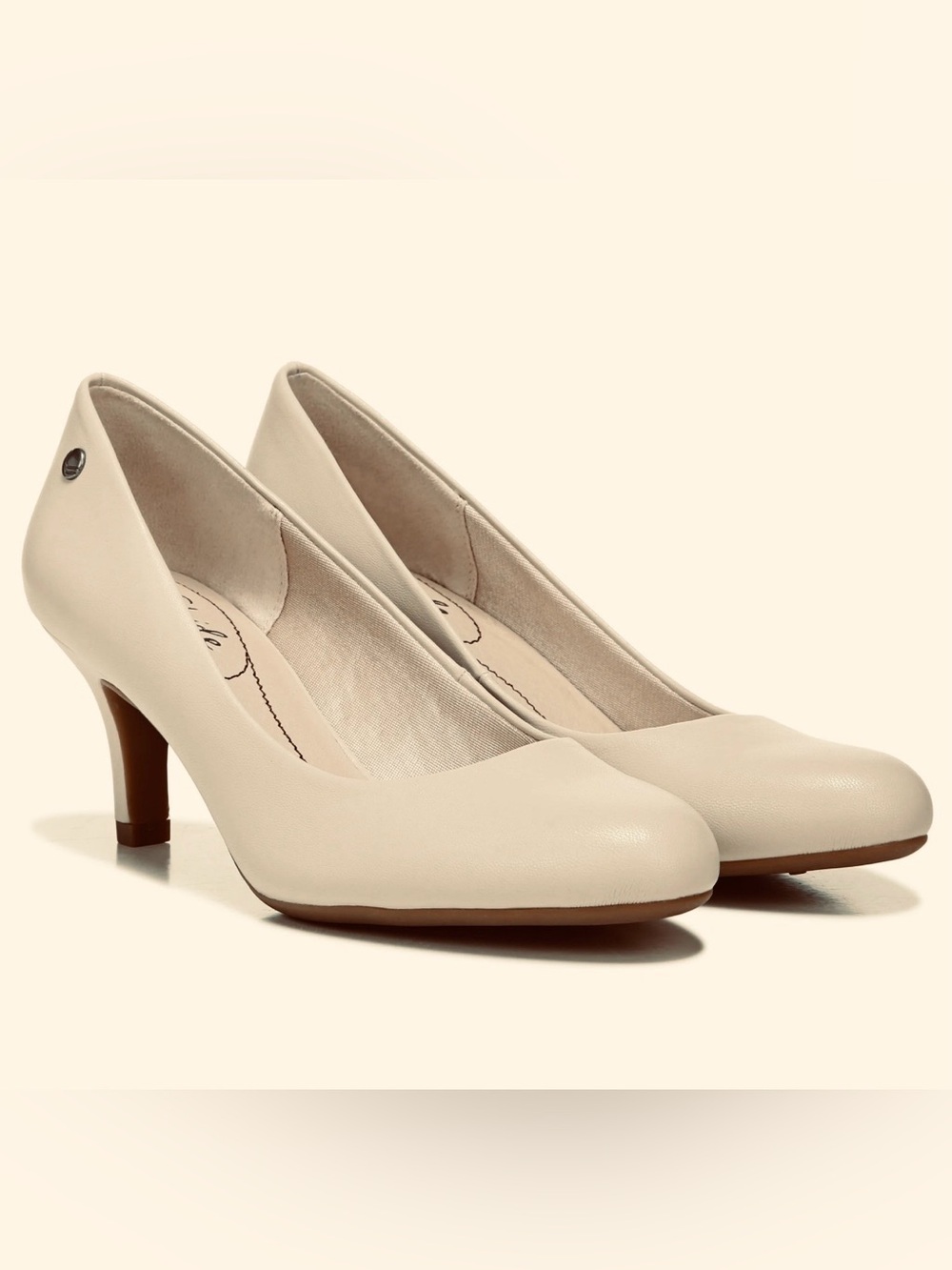 Life Stride Women's Ivory Round-Toe Mid Heel Pumps
